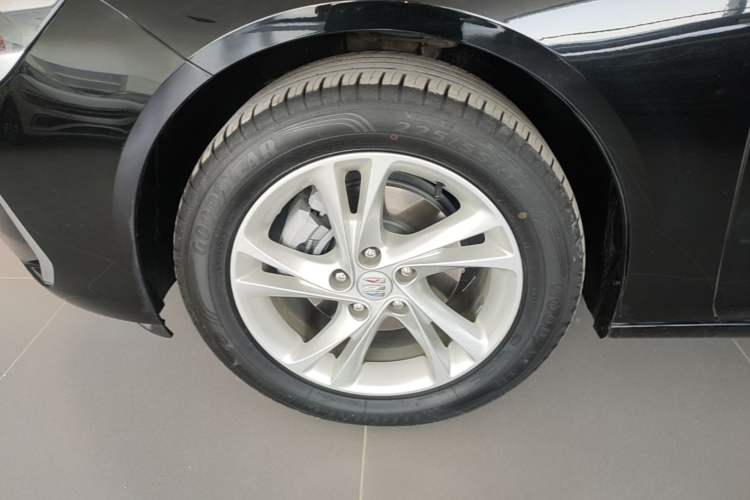 Used Buick Regal 2024 25T Deluxe Edition Left Front Wheel Hub