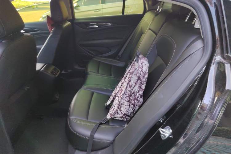 Used Buick Regal 2024 25T Deluxe Edition Left Rear Seat