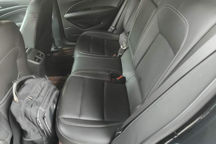 Used Buick Regal 2024 25T Deluxe Edition Left Rear Seat