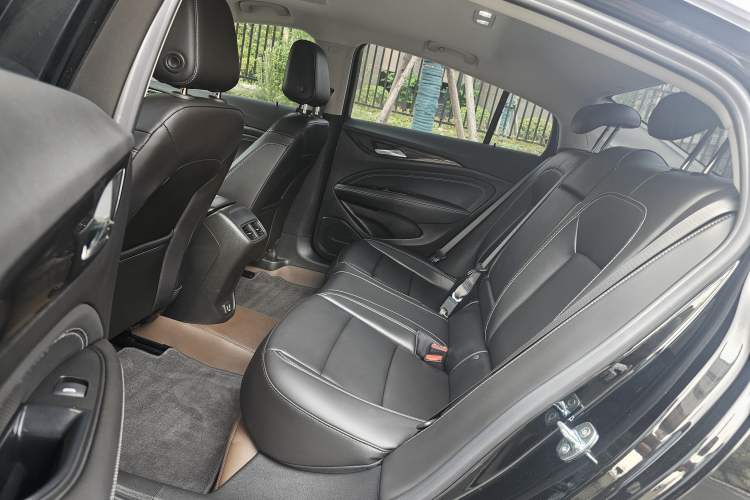 Used Buick Regal 2024 25T Deluxe Edition Left Rear Seat