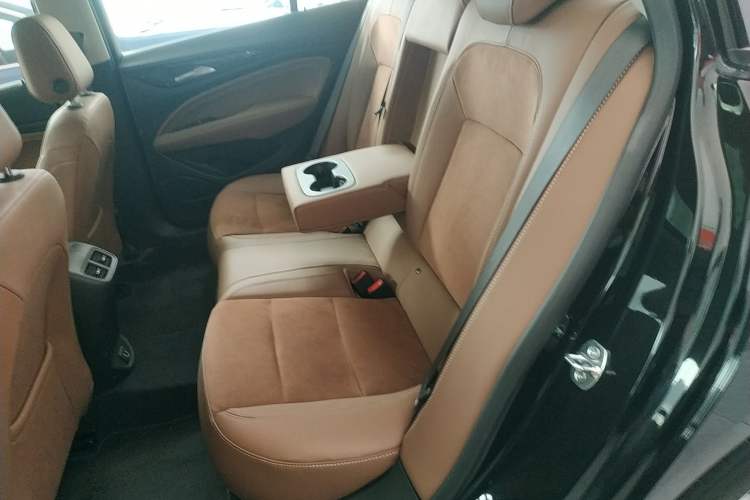 Used Buick Regal 2024 28T Luxury Edition Left Rear Seat