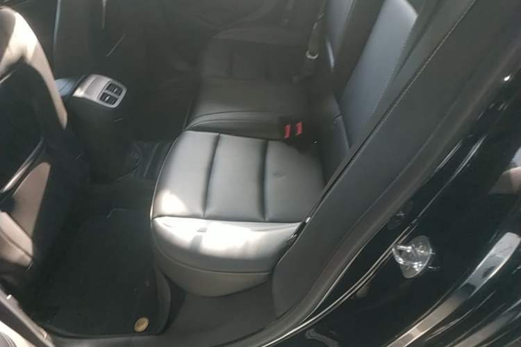 Used Buick Regal 2024 25T Deluxe Edition Left Rear Seat