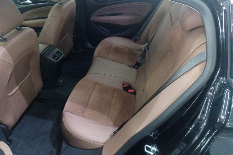 Used Buick Regal 2024 28T Luxury Edition Left Rear Seat