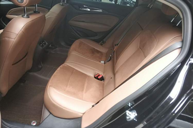 Used Buick Regal 2024 28T Luxury Edition Left Rear Seat