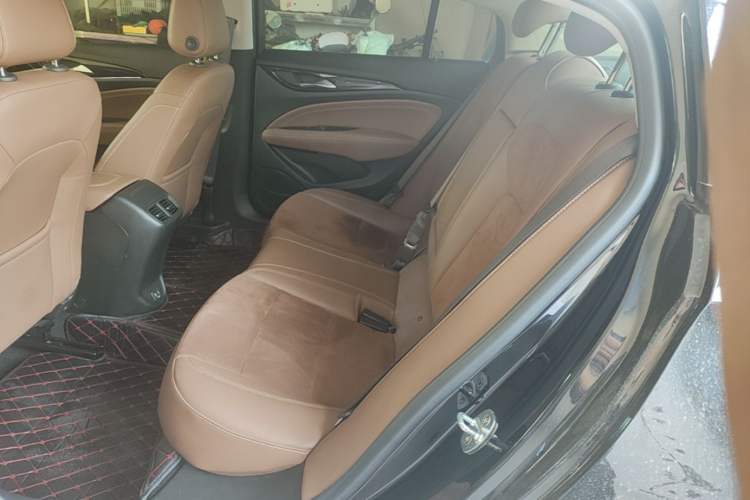 Used Buick Regal 2024 28T Luxury Edition Left Rear Seat