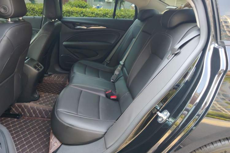 Used Buick Regal 2024 Revised 25T Ultra-Comfort Edition Left Rear Seat