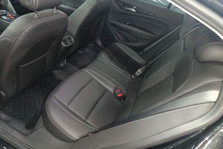 Used Buick Regal 2024 Revised 25T Ultra-Comfort Edition Left Rear Seat