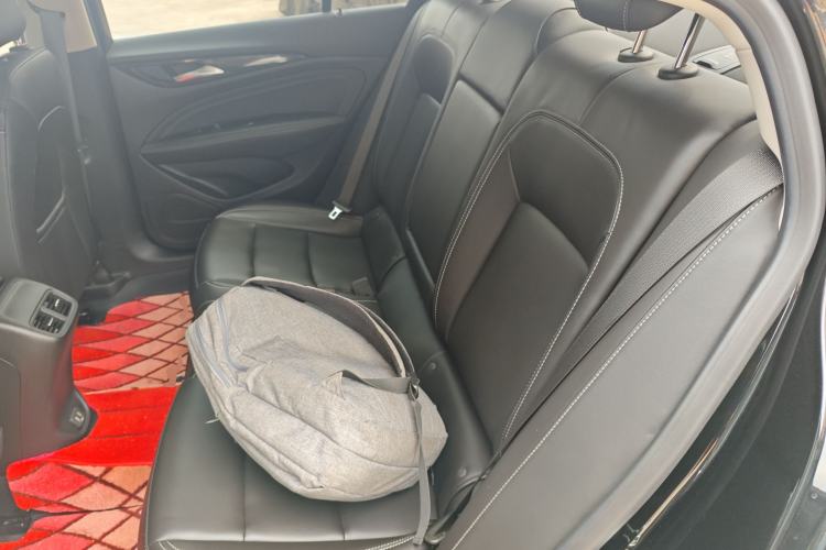 Used Buick Regal 2024 25T Deluxe Edition Left Rear Seat