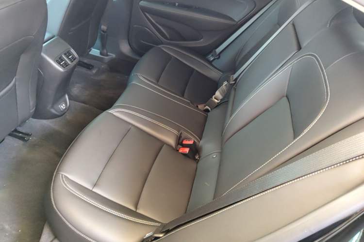 Used Buick Regal 2024 25T Deluxe Edition Left Rear Seat