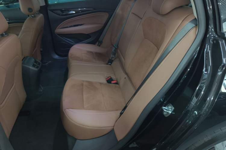 Used Buick Regal 2024 28T Luxury Edition Left Rear Seat