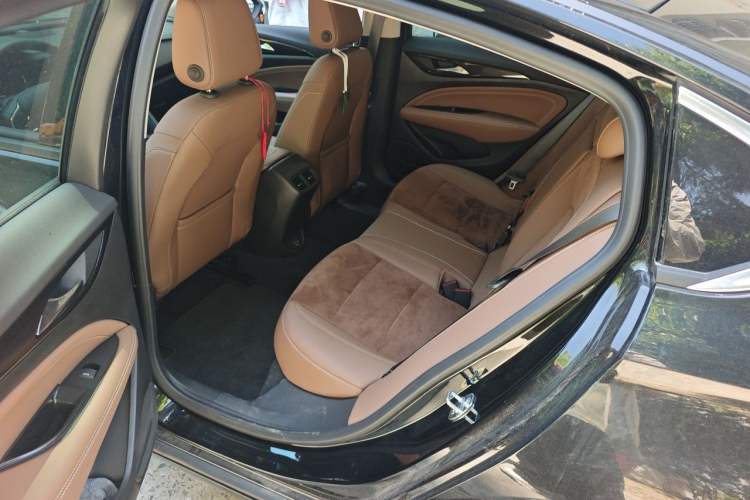 Used Buick Regal 2024 Restyled 28T Luxury Edition Left Rear Seat