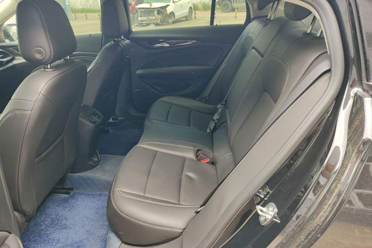 Used Buick Regal 2024 Revised 25T Ultra-Comfort Edition Left Rear Seat