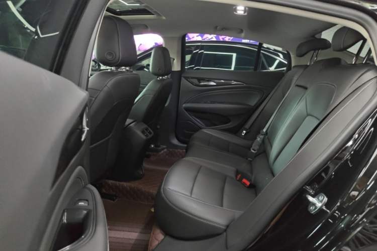 Used Buick Regal 2024 Revised 25T Ultra-Comfort Edition Left Rear Seat