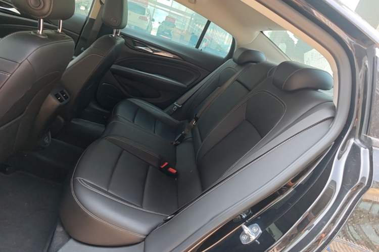 Used Buick Regal 2024 25T Deluxe Edition Left Rear Seat