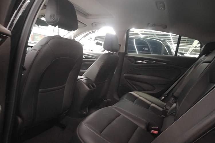 Used Buick Regal 2024 Revised 25T Ultra-Comfort Edition Left Rear Seat