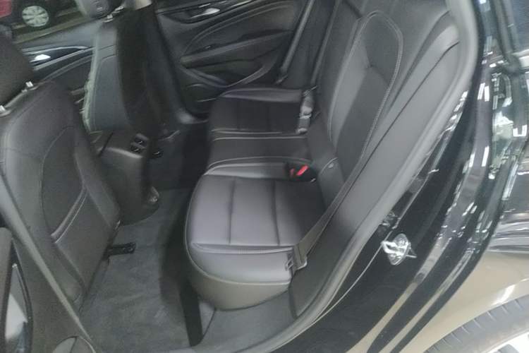 Used Buick Regal 2024 25T Deluxe Edition Left Rear Seat