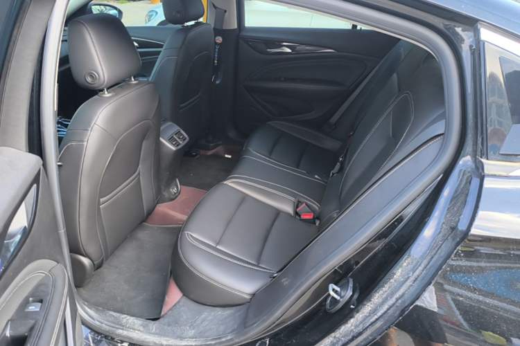 Used Buick Regal 2024 25T Deluxe Edition Left Rear Seat