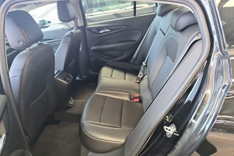 Used Buick Regal 2024 Revised 25T Ultra-Comfort Edition Left Rear Seat