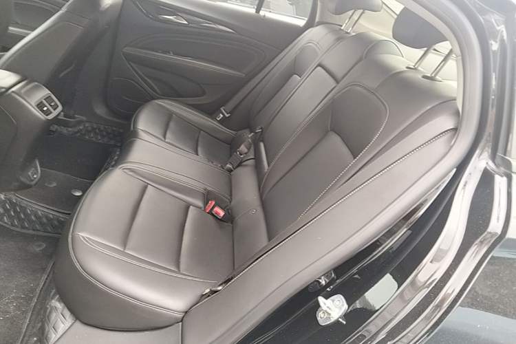 Used Buick Regal 2024 25T Deluxe Edition Left Rear Seat