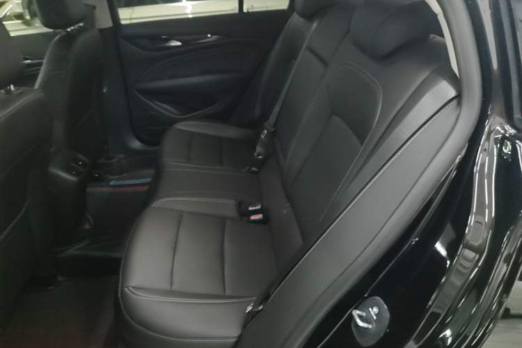 Used Buick Regal 2024 Revised 25T Ultra-Comfort Edition Left Rear Seat