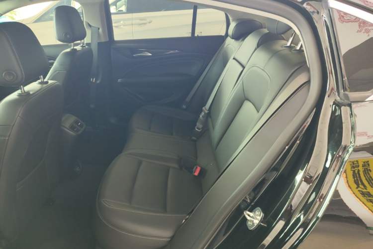 Used Buick Regal 2024 25T Deluxe Edition Left Rear Seat