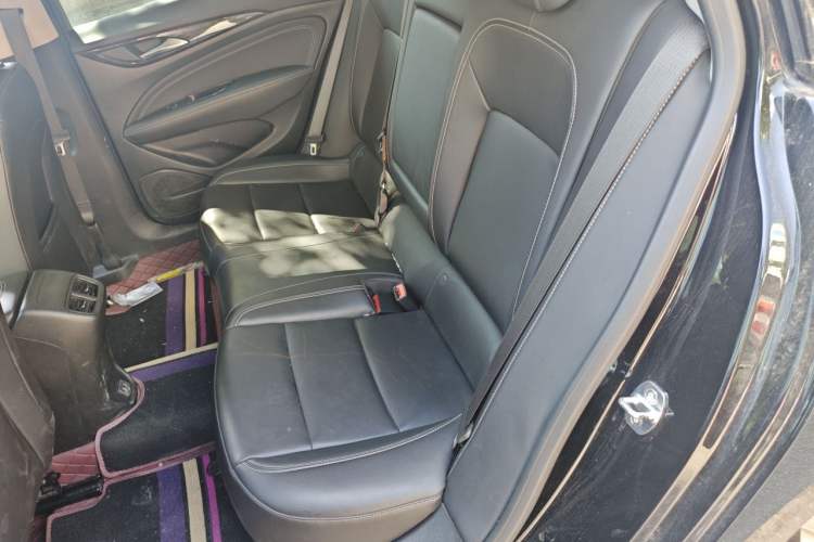 Used Buick Regal 2024 25T Deluxe Edition Left Rear Seat
