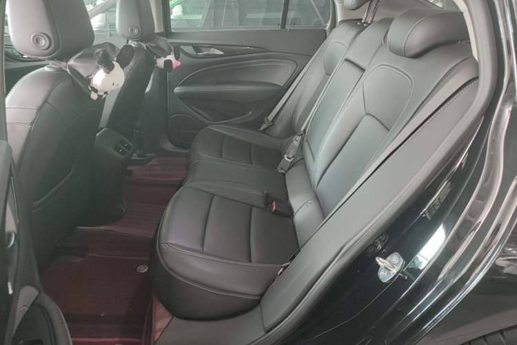Used Buick Regal 2024 25T Deluxe Edition Left Rear Seat