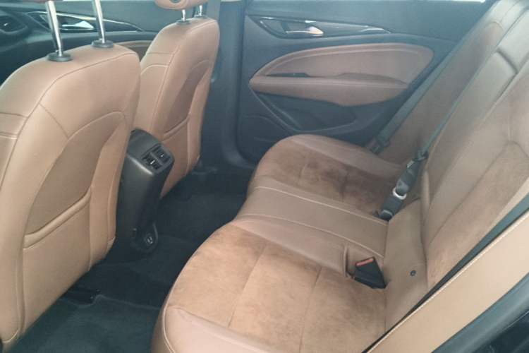 Used Buick Regal 2024 28T Luxury Edition Left Rear Seat