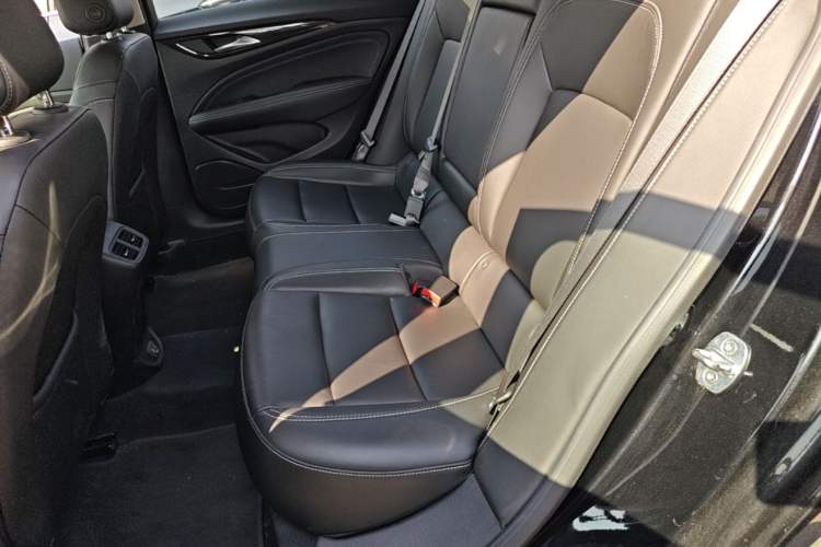 Used Buick Regal 2024 25T Deluxe Edition Left Rear Seat