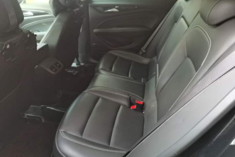 Used Buick Regal 2024 25T Deluxe Edition Left Rear Seat