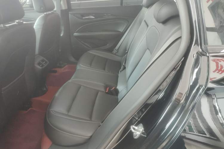 Used Buick Regal 2024 25T Deluxe Edition Left Rear Seat