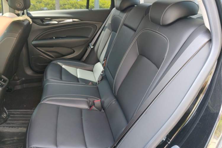 Used Buick Regal 2024 25T Deluxe Edition Left Rear Seat