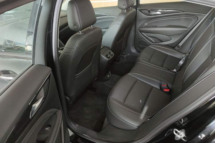 Used Buick Regal 2024 25T Deluxe Edition Left Rear Seat