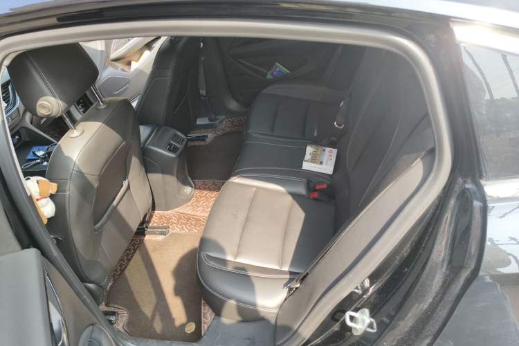 Used Buick Regal 2024 25T Deluxe Edition Left Rear Seat