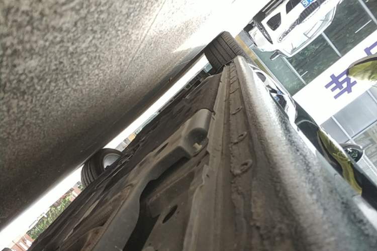Used Buick Regal 2024 28T Luxury Edition Left Side Sill