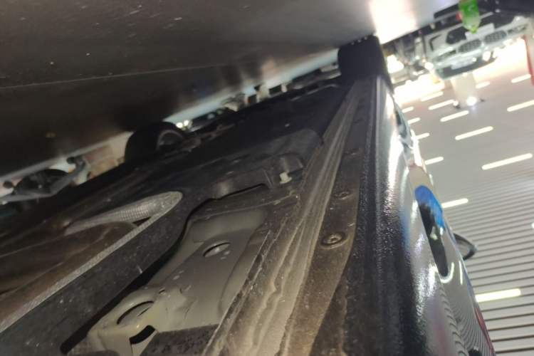 Used Buick Regal 2024 28T Luxury Edition Left Side Sill