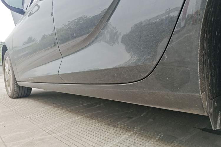 Used Buick Regal 2024 25T Deluxe Edition Left Side Sill