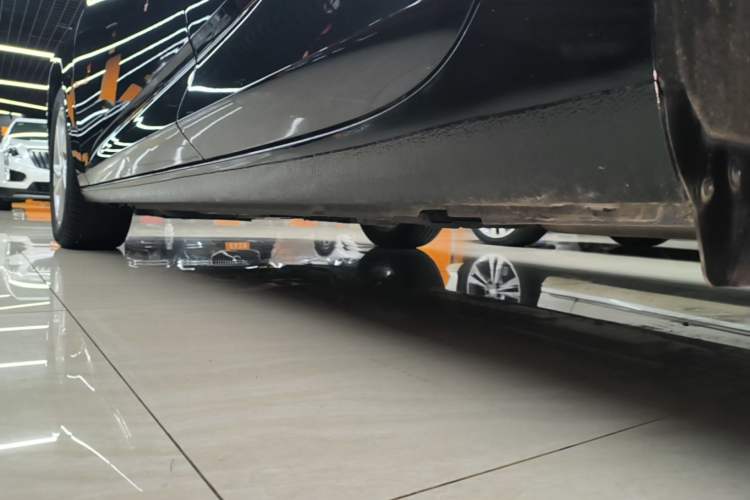 Used Buick Regal 2024 25T Deluxe Edition Left Side Sill