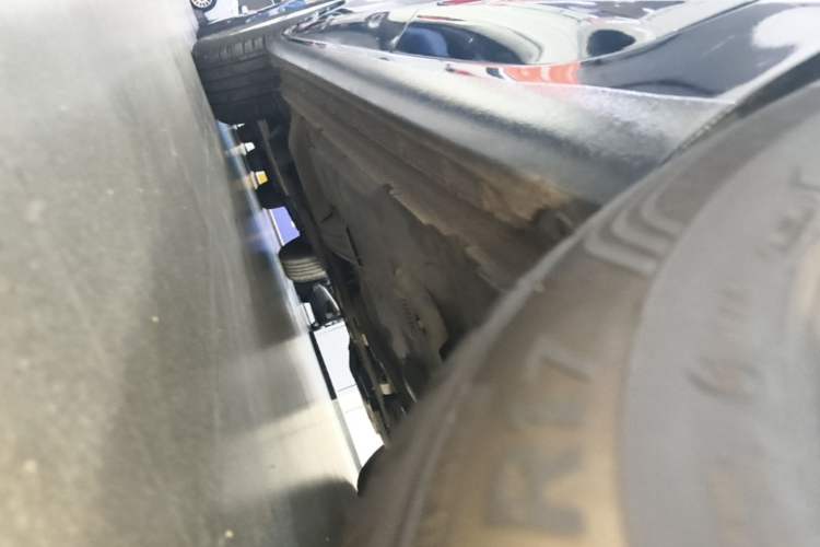 Used Buick Regal 2024 25T Deluxe Edition Left Side Sill