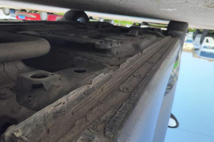 Used Buick Regal 2024 25T Deluxe Edition Left Side Sill