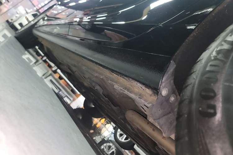 Used Buick Regal 2024 25T Deluxe Edition Left Side Sill