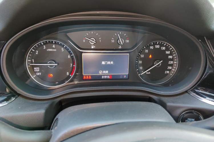 Used Buick Regal 2024 25T Deluxe Edition Odometer Close Up