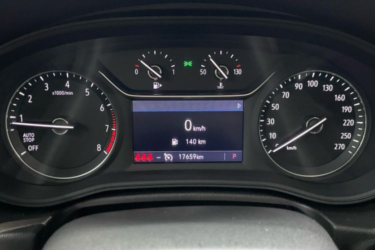 Used Buick Regal 2024 25T Deluxe Edition Odometer Close Up