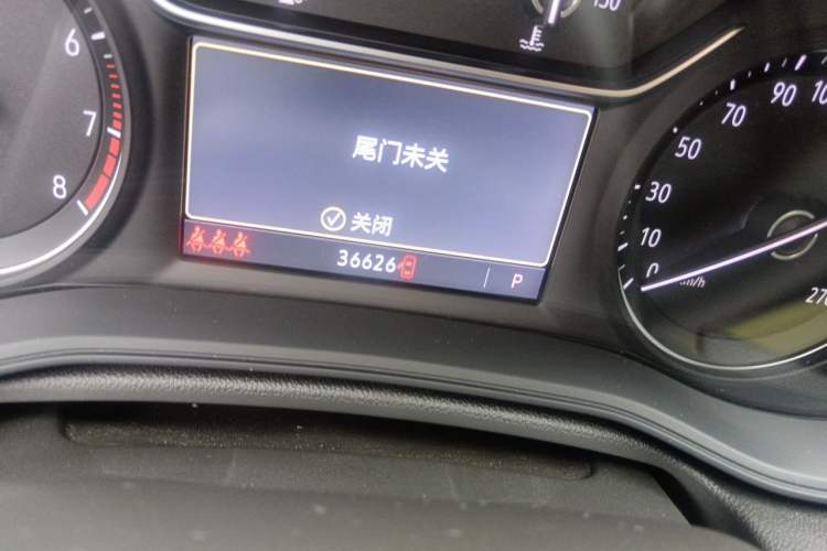 Used Buick Regal 2024 25T Deluxe Edition Odometer Close Up