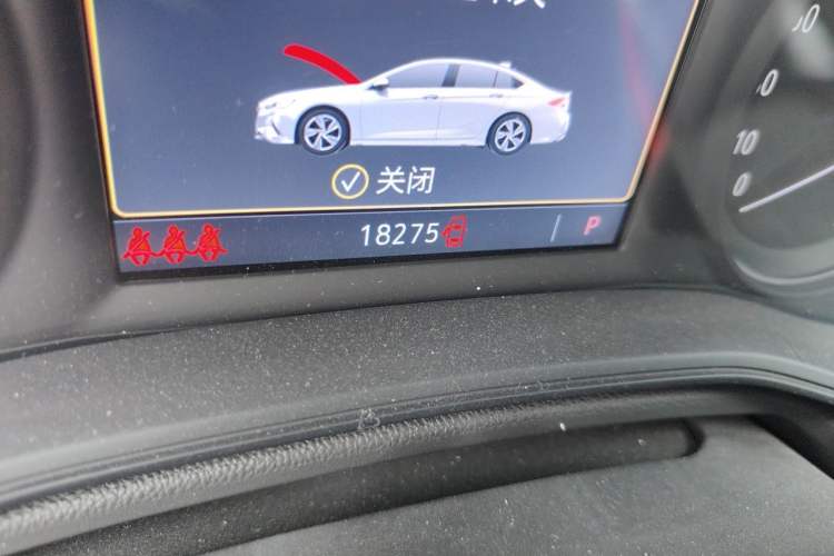 Used Buick Regal 2024 25T Deluxe Edition Odometer Close Up
