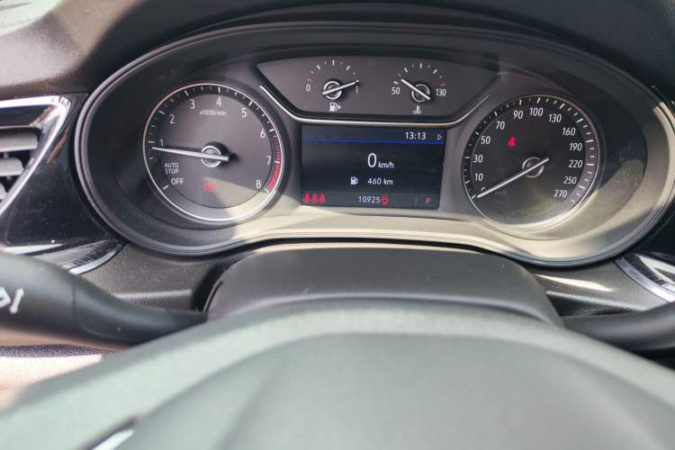 Used Buick Regal 2024 Revised 25T Ultra-Comfort Edition Odometer Close Up