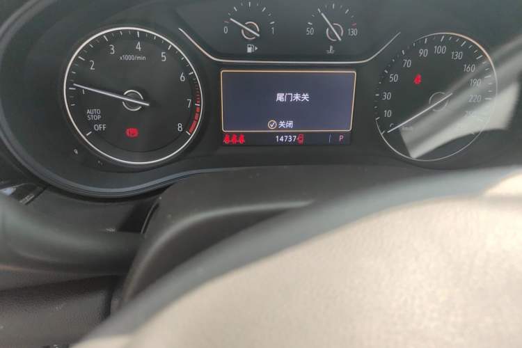 Used Buick Regal 2024 25T Deluxe Edition Odometer Close Up