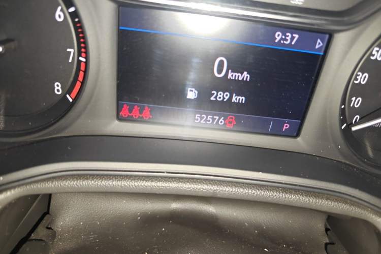 Used Buick Regal 2024 25T Deluxe Edition Odometer Close Up