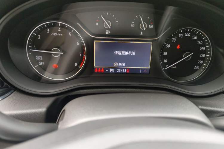 Used Buick Regal 2024 25T Deluxe Edition Odometer Close Up