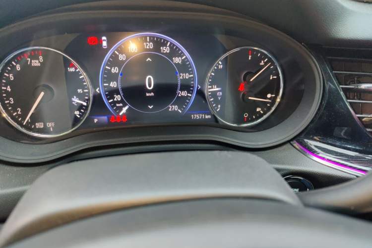 Used Buick Regal 2024 28T Luxury Edition Odometer Close Up